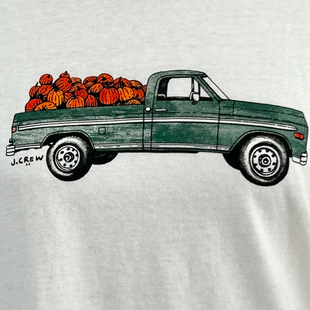 🌸NWT J.Crew Collectible Autumn Long Sleeve Tee. Green Pick Up w/Pumpkins. Large - Picture 3 of 10